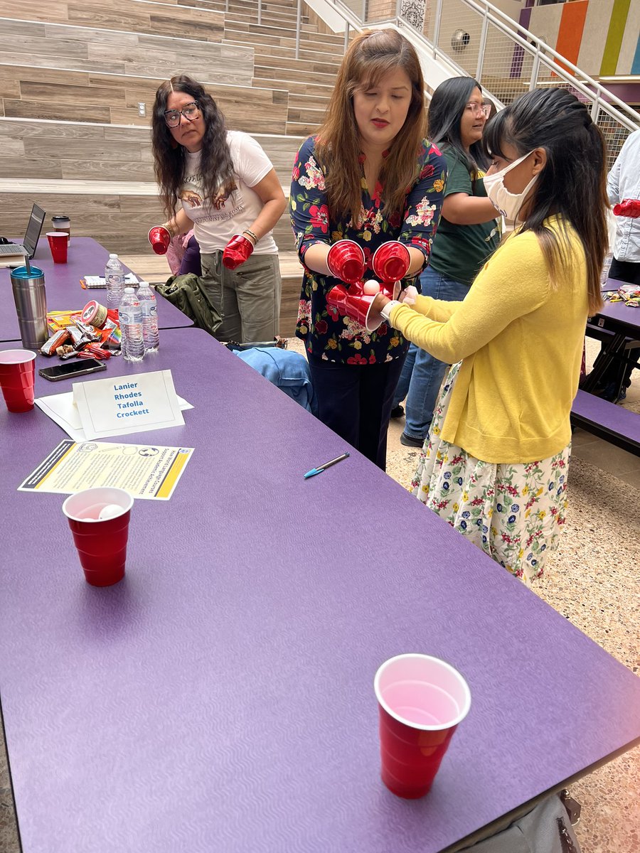 myraidasantana's tweet photo. Curriculum Day! Excellent team-building activity and practical lessons World Language Teachers could implement on Day 1. @SAISDWorldLang  #SAISDfamilia #fearlessleader #Relentless #dictado #bridge #spanglishliteracy #authenticlessons #consistency #multilinguistic https://t.co/yHTxRcjMbi