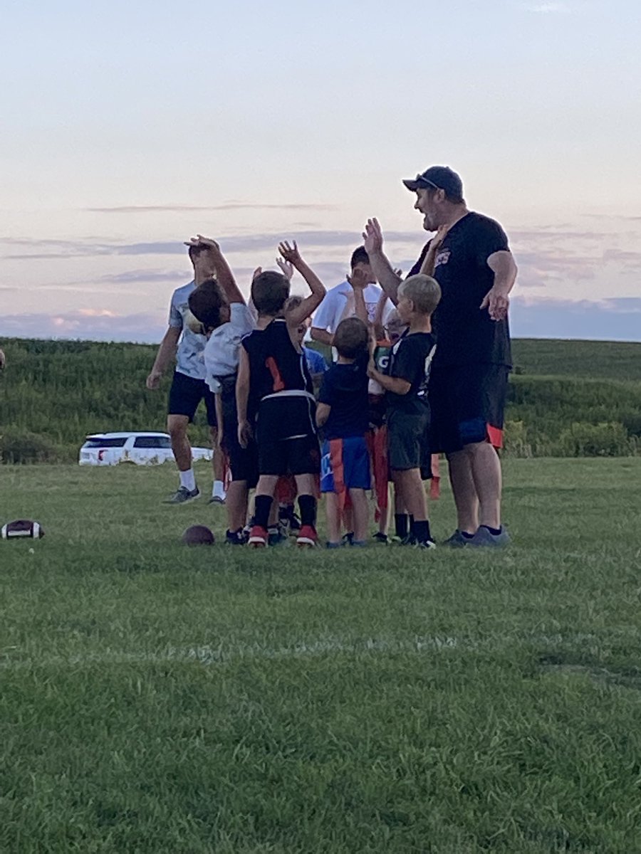 wdhsbowles's tweet photo. #wdbobcat flag football back in action! A well run camp for 300+ kids teaching the fundamentals of football and teamwork! #gobobcats #flagfootball https://t.co/GhjwutcciI