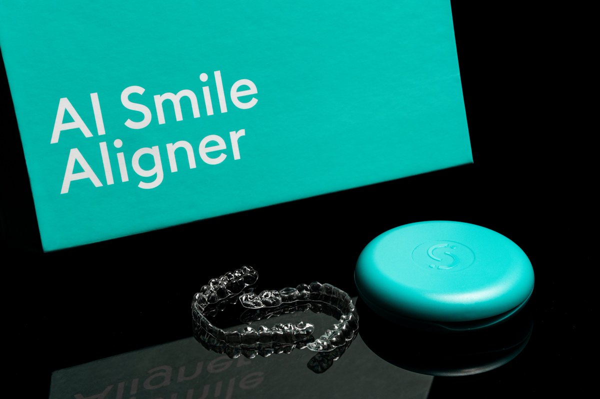 aismileS4's tweet photo. 📷Found these amazing photos of products taken by our exclusive photographer.
✨The light and reflection of it makes the invisible braces wear a crystal-like luster: strong, streamlined and absolutely spotless!!!

❤️Can you resist the charm of it?
#aismileinternational https://t.co/dTuVLy2djA