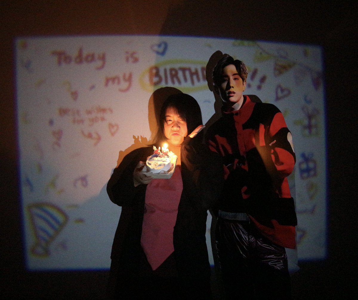 filmsupeach's tweet photo. Officially! I’m turn to 25 🎂
Birthday vibes, You make me the happiest person in the world.
@marktuan 
#MarkTuan #MARK https://t.co/ANnnWwsbMZ