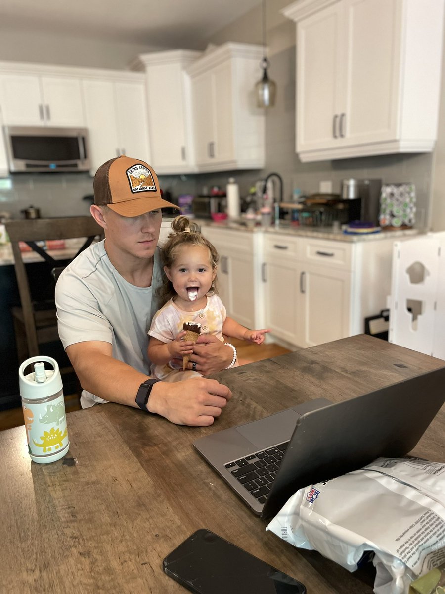 Film session with <a href="/PLLChaos/">Carolina Chaos</a> 

How can anyone take her seriously?!