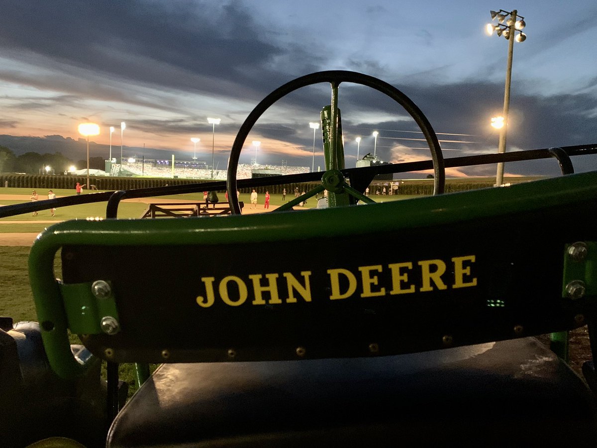 JohnDeere's tweet photo. This is Iowa https://t.co/kf0JzugFa3