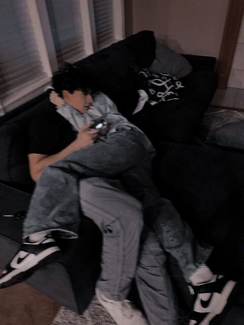 ㅤㅤ      𝚅𝚘𝚞𝚜 ê𝚝𝚎𝚜 𝚖𝚘𝚗  
                 ⏤͟͟͞͞   11:11 ◇  
          𝓘 𝘭𝘰𝘷𝘦 𝘮𝘺 𝘣𝘰𝘺𝘧𝘳𝘪𝘦𝘯𝘥