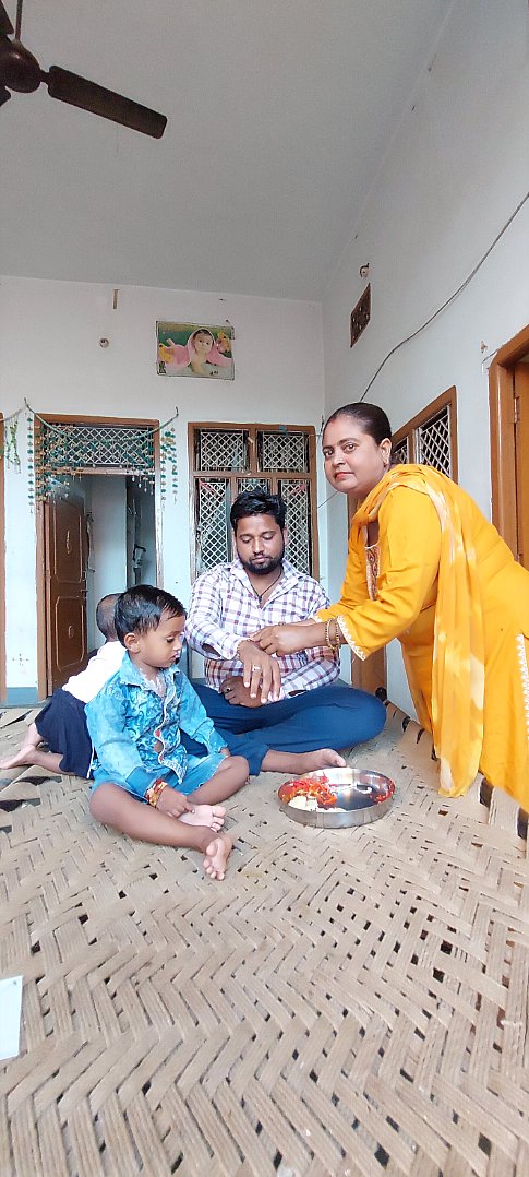 hsaini1133's tweet photo. #rakshabandhan #sonusood https://t.co/hNqkGI7yh9