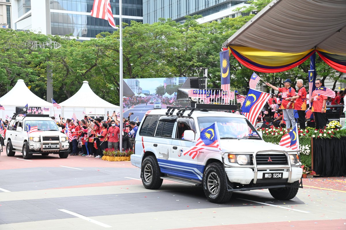 twt_muo's tweet photo. Rujuk infografik peta laluan/ check point Kembara Merdeka Keluarga Malaysia 2022 Negeri Johor untuk mengetahui ketibaan Konvoi Kembara Merdeka Keluarga Malaysia di kawasan anda!

@japenjohor https://t.co/efdKNVjosc