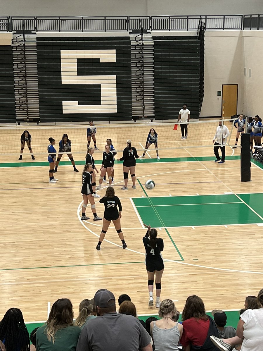CoachLKerr's tweet photo. Way to go Volleyball Eagles! Breaking in the new gym with victories over Rockdale &amp; Newton. @VanessaKracht https://t.co/3nzJUXdMWE