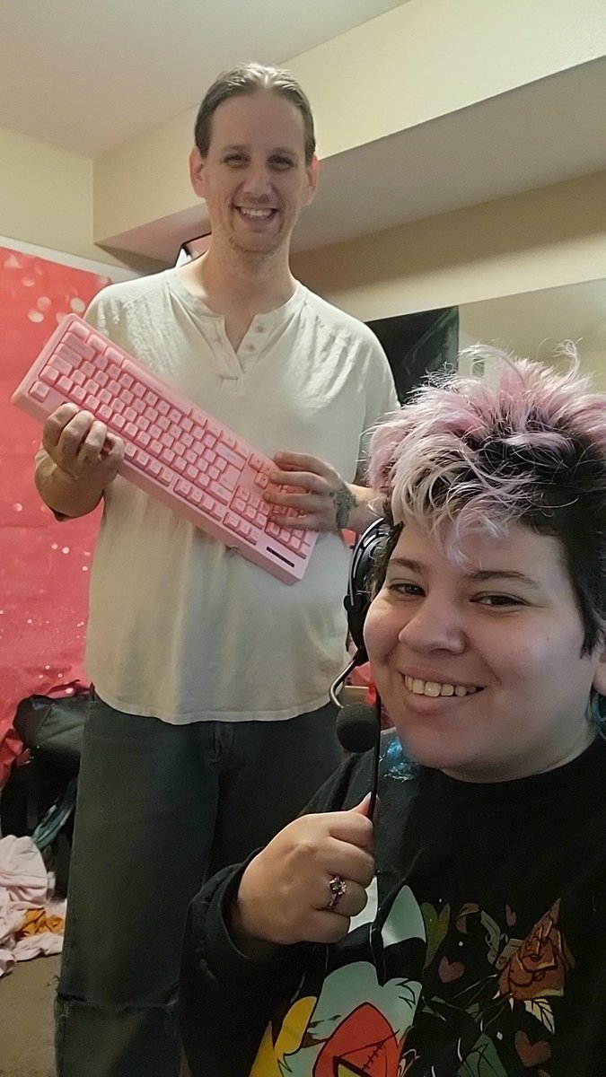 BelieveinPixie1's tweet photo. My fiance is absolutely the best ๐ฅบ๐ฅบ๐๐ He put this together while I was napping. He is my number one fan and biggest supporter in my streaming and other internet activities. ๐๐ฅบ๐ฎ
My player 2 for infinity and beyond!
.
#newdesktop #gamerlife #streamers https://t.co/lCADFHGWzQ