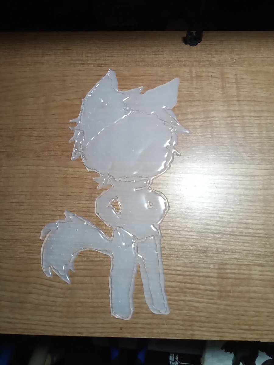 peanutbanana6's tweet photo. Just got done doing another hot glue art. It's @NaugthyNekoBoy https://t.co/tR9PEyTnIf