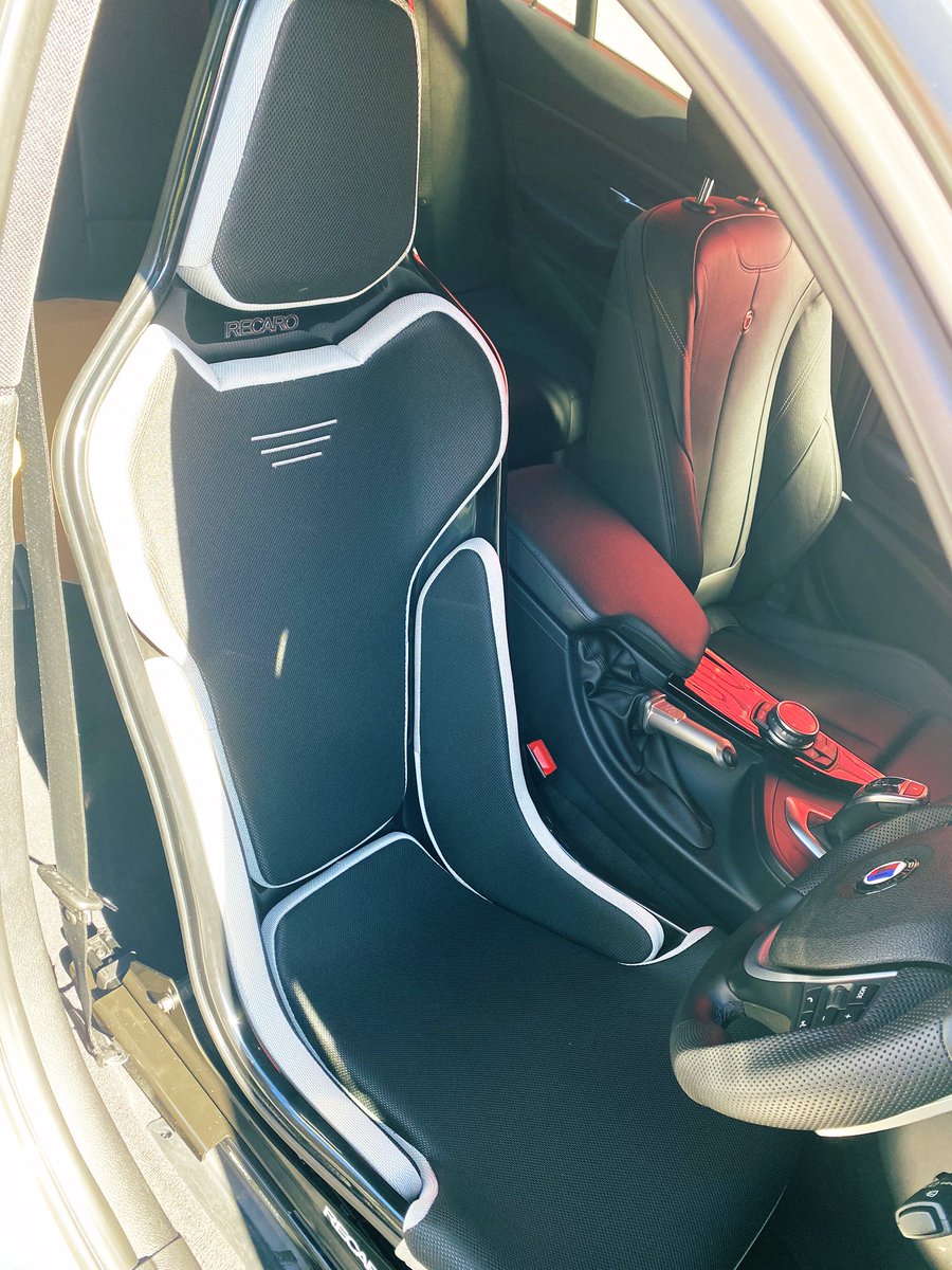 MARBOW_1's tweet photo. ハイ！RE•CA•RO。
ショコラcm風〜♪
#alpinab3 #RECARO #RECARORCS https://t.co/821IhKDaXS