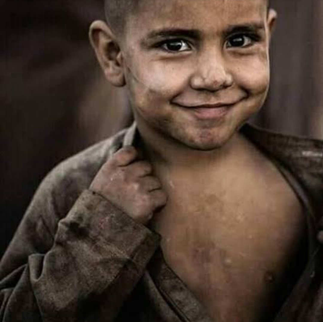 wings_twitz's tweet photo. அழகில்லா உருவங்களை ஒதுக்காதீர்கள் அதற்குள் 
ஒரு அழகிய ஆன்மா 
தவித்துக் கொண்டிருக்கிறது..
அழகான உருவங்களுக்கு
ஏங்காதீர்கள் அங்கே ஆணவம்
தலை தூக்கி நிற்கிறது...!!

இனிய நாள் 💞 https://t.co/K1dSj3vRoM