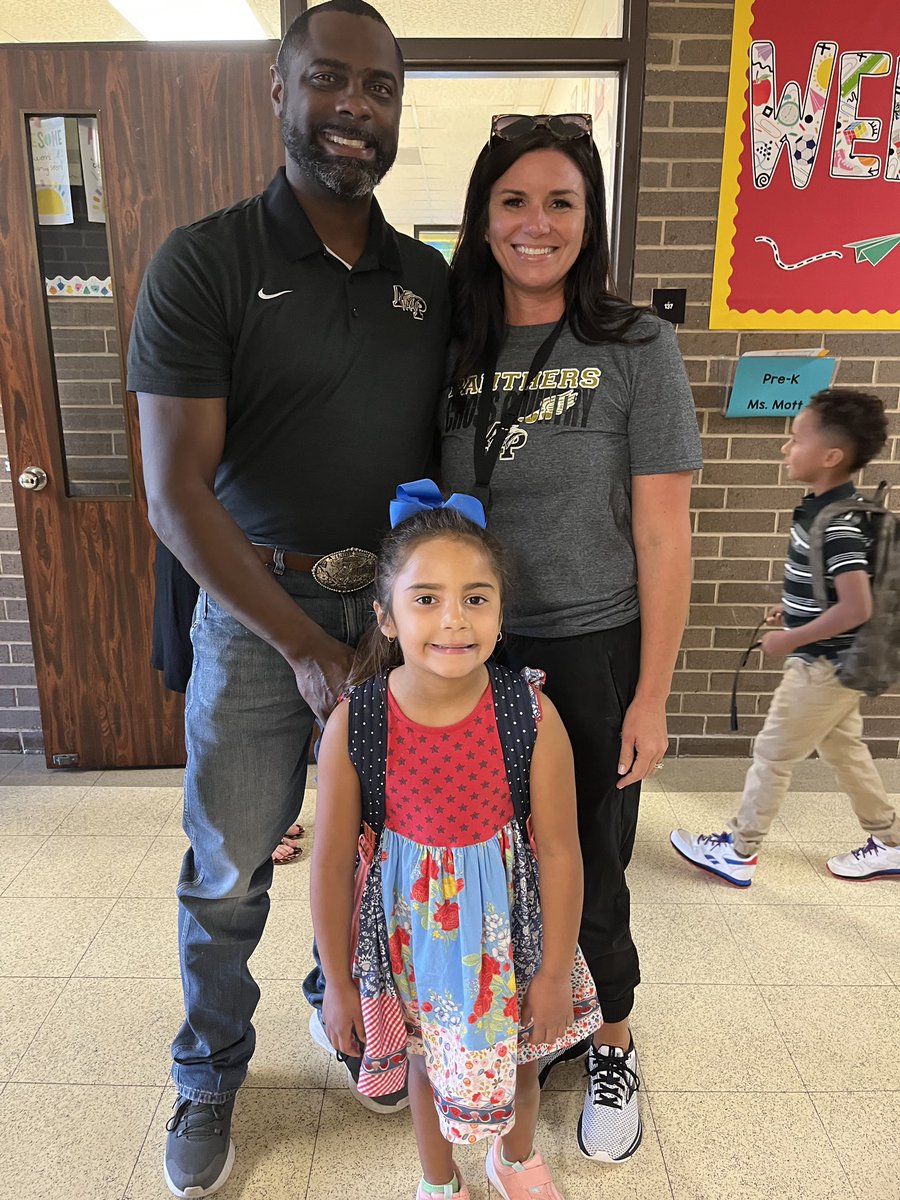 lfcarrington's tweet photo. Happy first day! The Carrington’s are ready for the ‘22-‘23 school year! #ProudToBeAPanther #ONEvision https://t.co/iPDDFXMO1R