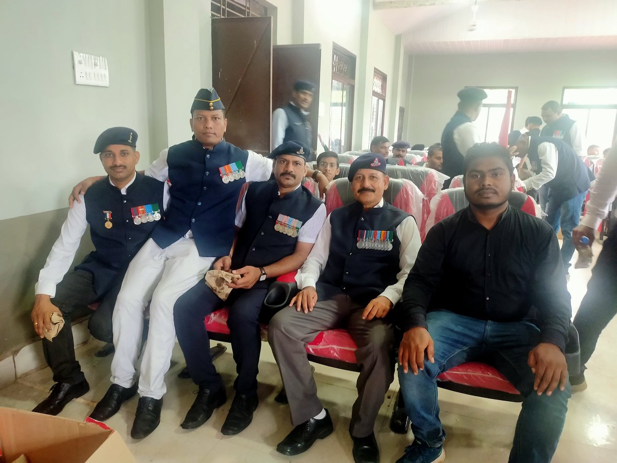 bhaskarsawan1's tweet photo. #sarangarh
@sawan_bhaskar 
@NSarangarh 
@bhaskarsawan1 
#sarangarh #jila_sarangarh https://t.co/sRxQDJQ8Jc