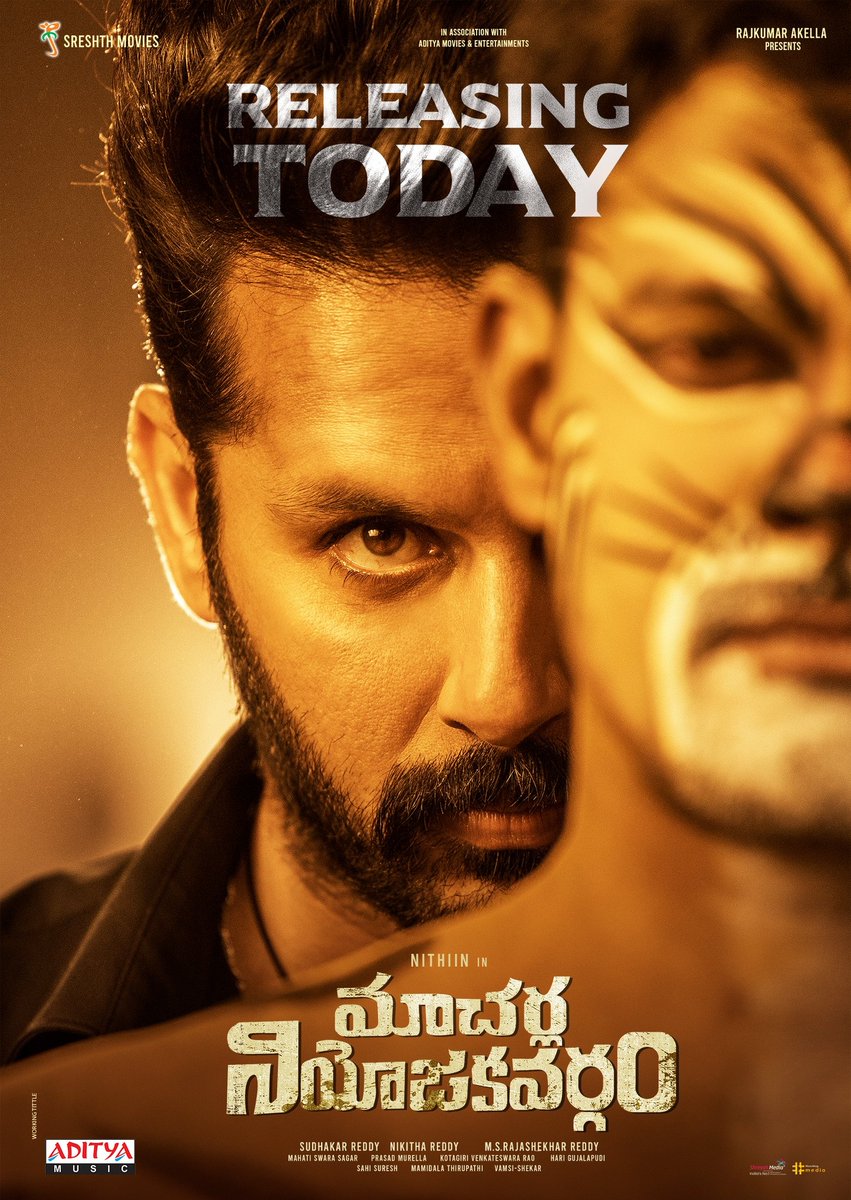 TrendNITHIlN's tweet photo. #MacherlaNiyojakavargam India 🇮🇳 Shows Started 🤩

#MacherlaMassShuru 🤙

@actor_nithiin @IamKrithiShetty @CatherineTresa1 @SrSekkhar @SreshthMovies https://t.co/hWyF0IyuKK