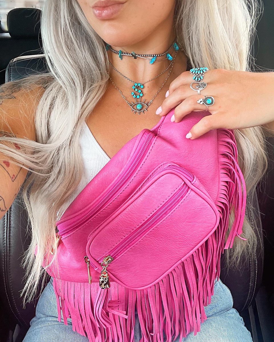 BuckskinBabes's tweet photo. THE BUCKSKIN BUM BAG 

⚡️🌞💖🦋 https://t.co/QykGfxkRPN