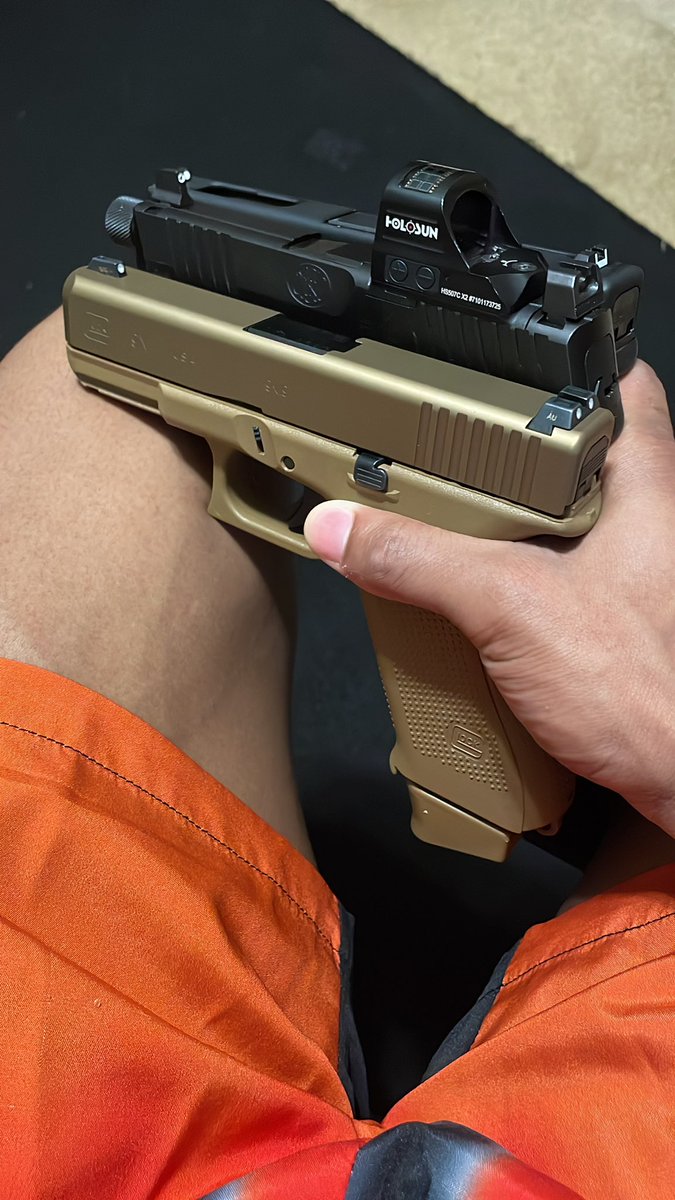 7FiveTrell's tweet image. New cop #Glock19x