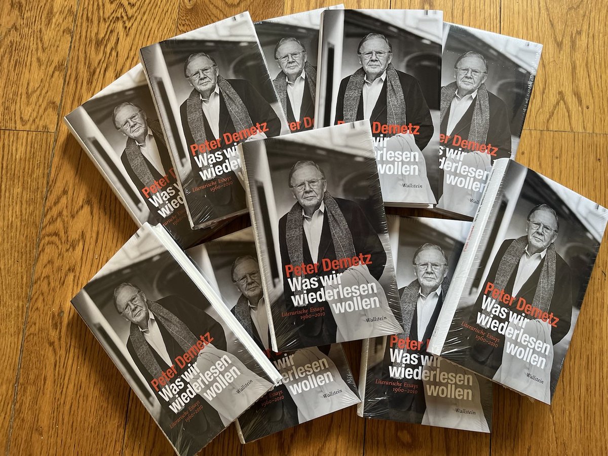 SmithHelmut's tweet photo. Happy shout out about the pub. (today) of the brilliant, ironic, and beautiful literary essays of #PeterDemetz, one of the towering figures of postwar #Germanistik in the U.S.  Essays from @DIEZEIT + @faznet. Ed. by Meike Werner. @WallsteinVerlag @PBahners
https://t.co/4yEzNczoYi https://t.co/GpCxmytF0t