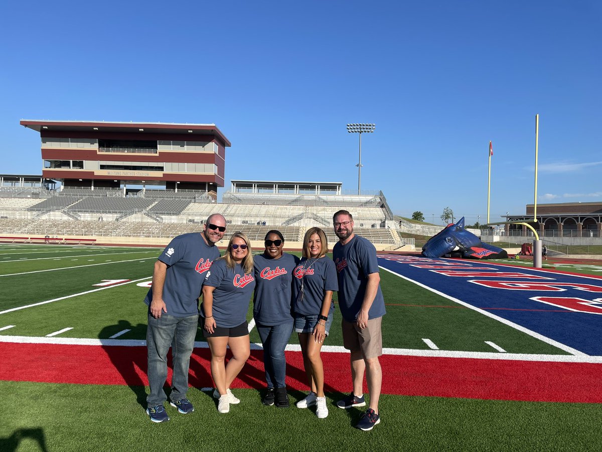 Convocation 2022 <a href="/GCISD/">Grapevine-Colleyville ISD</a> kicked off the start to a great year! Our very own <a href="/BearCreekElem/">Bear Creek</a> principal, <a href="/BryanCalvert3/">Bryan Calvert</a> led the roll call and #teamBCE did not disappoint! #BESTatBCE