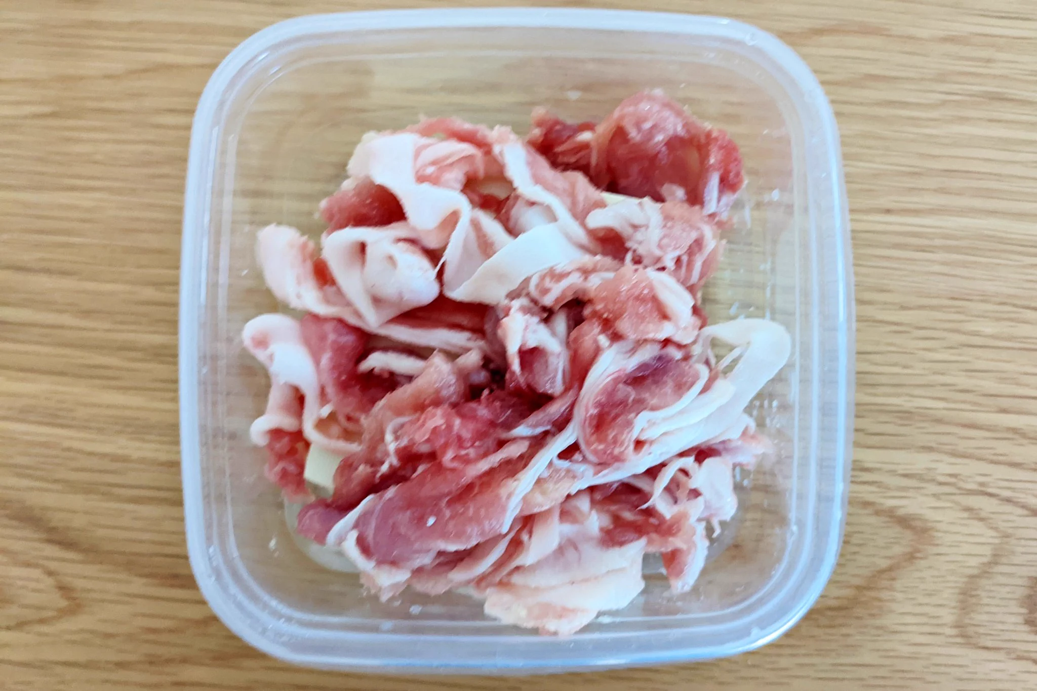 豚肉と豆腐で簡単に一品出来上がり！レンジで手軽に「塩鶏ガラ豚豆腐」。
