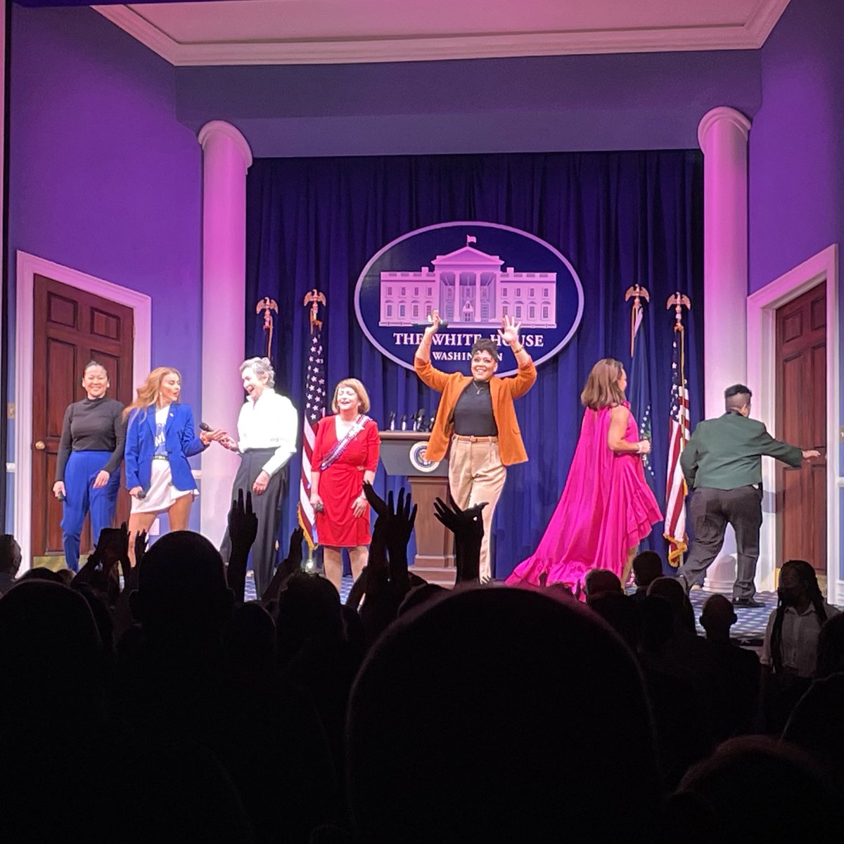 POTUS on Broadway tonight - try to see it before it closes on Sunday. So funny we missed jokes while the crowd was laughing. Quick, raunchy, joyful and physical comedy. @potusbway