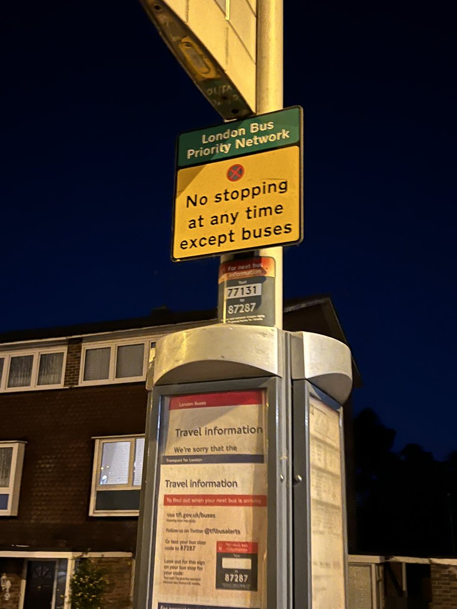 BayraktarRecepp's tweet photo. I waited for the n21 bus for 1 hour to go to work tonight @TfL https://t.co/TZO1A1uZTH