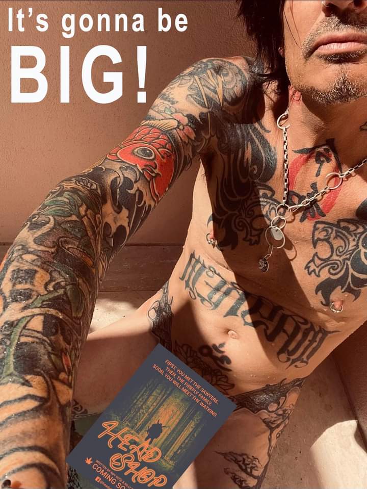 cripchris71's tweet photo. Can you believe who is holding the mini movie poster for the movie that I'm going to be in https://t.co/Rc39GBrTcn