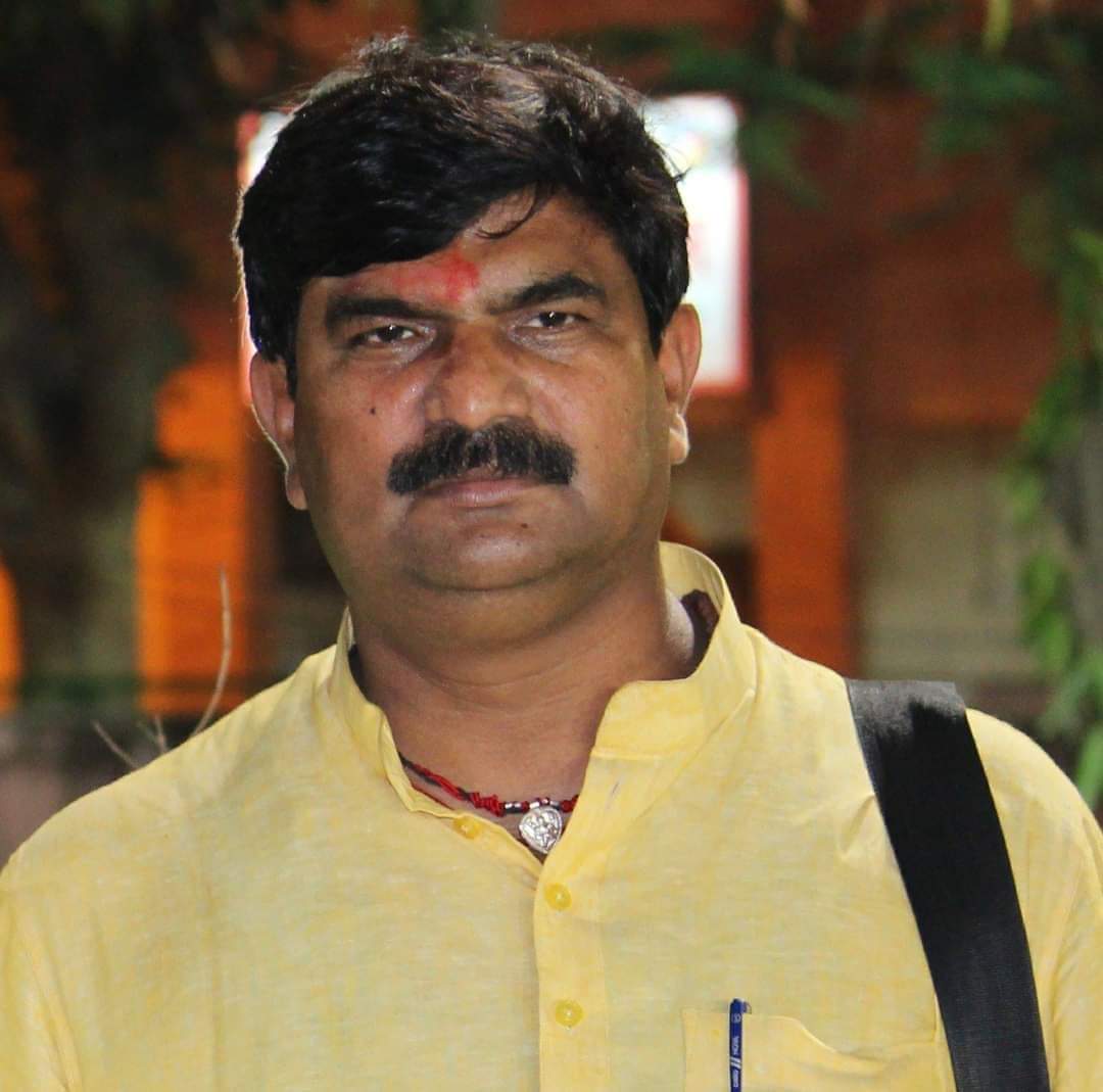 anuj4ayodhya's tweet image. विद्यार्थी परिषद के पूर्व क्षेत्रीय संगठन मंत्री, पूर्व प्रदेश महामंत्री  (संगठन) भाजपा झारखंड आदरणीय श्री धर्मपाल जी भाईसाहब को उत्तर प्रदेश महामंत्री (संगठन) भाजपा बनाए जाने पर हार्दिक शुभकामनाएं एवं बधाई...!!

आपका स्नेह और आशीर्वाद हम सभी कार्यकर्ताओं पर बना रहे!