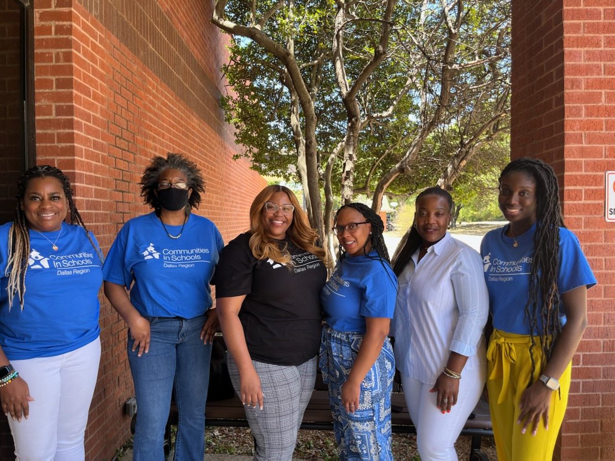 CounselorsDeisd's tweet photo. Excited to welcome @CISDR back to @desotoisdengage for year 2!! 
#authenticpartnership #timetofly https://t.co/zbHcCFoH2t