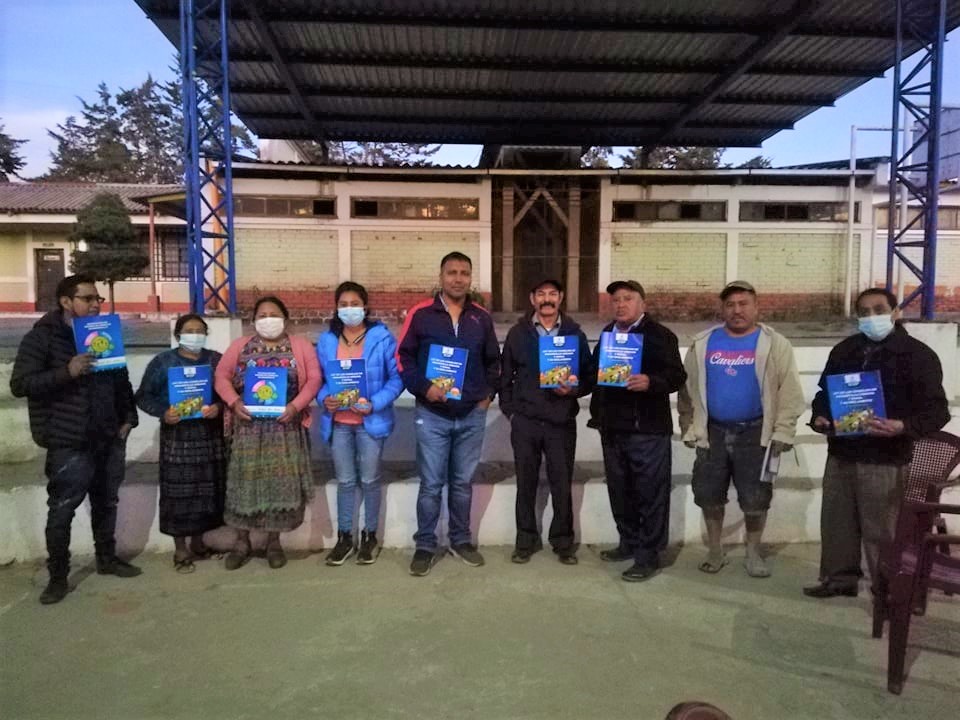 RIDERxela's tweet photo. Reconocemos la importancia de la participación ciudadana en todos los niveles. En alianza con @GCGuate a través del proyecto Barrio Mío Scale Up y la Red Nacional de COCODE, continúamos fortaleciendo la formación de los COCODE 
#RIDERXela #ComunidadAComunidad #JuventudEnAccion https://t.co/1Lv3dNdDbo