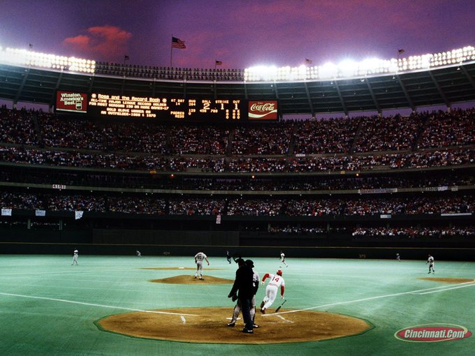 Pete Rose gets hit No. 4,192 to break the all time record, 1985