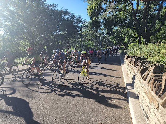 PhotoDorks's tweet image. People ride bikes in support of safer streets through High Park, Toronto via @PhotoDorks photodorks.com/2022/08/people…