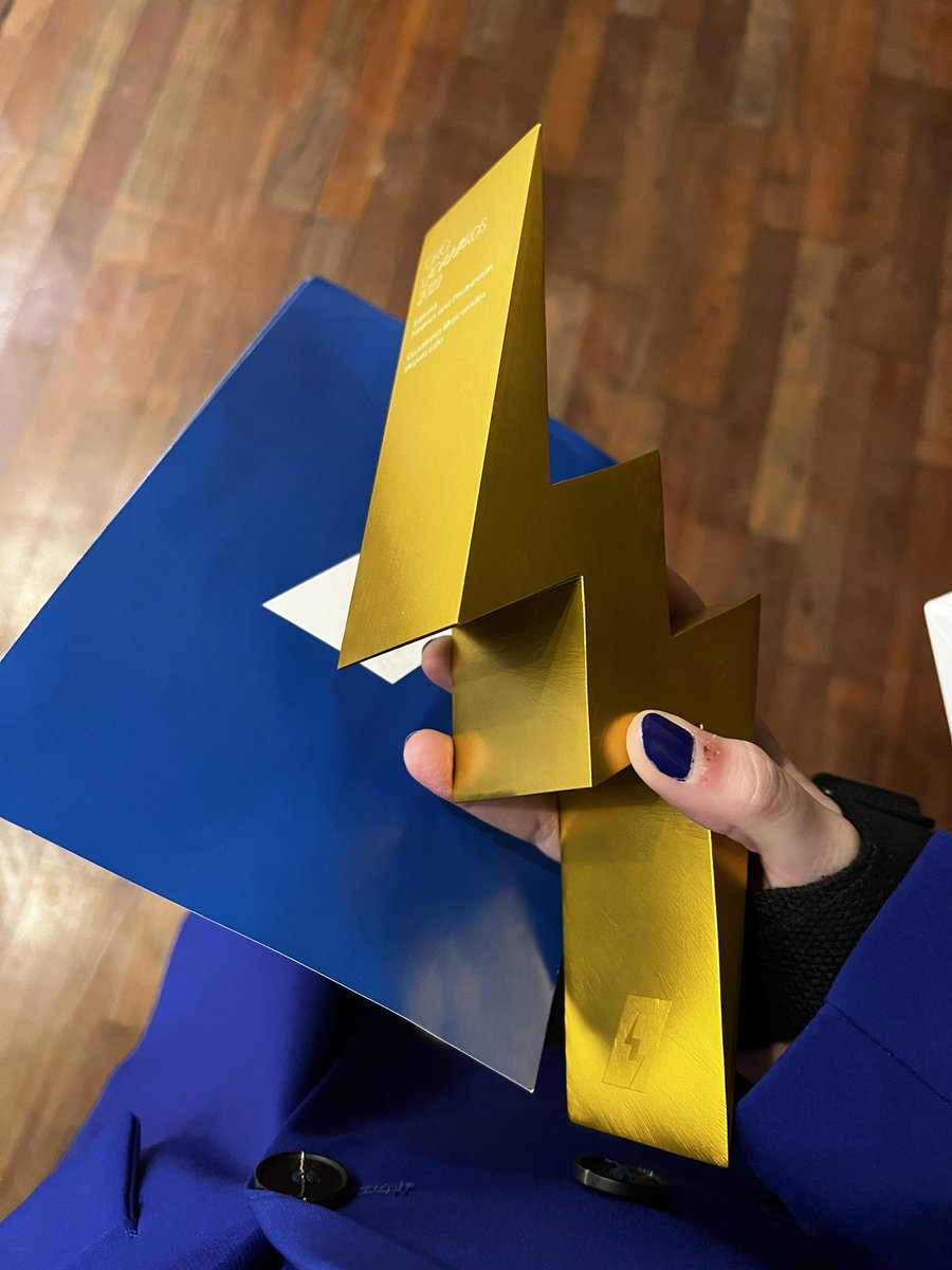 maYara lista ッ tweet media