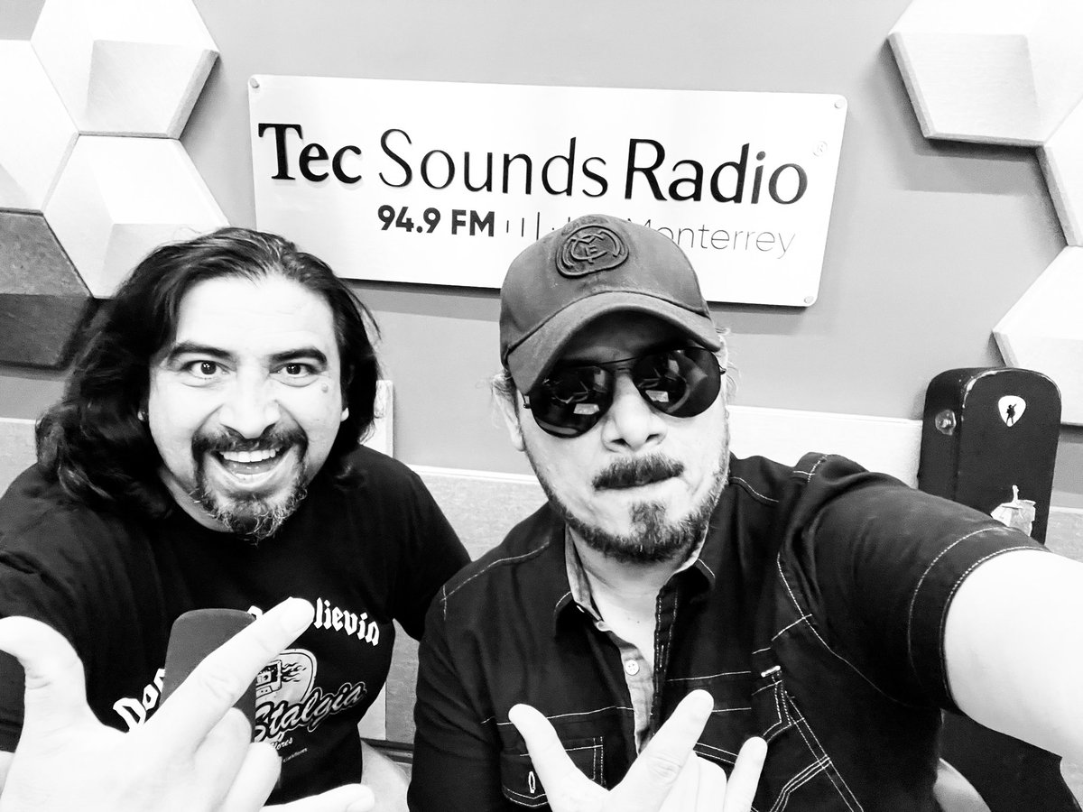 jaureguimusic's tweet photo. En el programa de radio #rockstalgia con mi compadre @elclarkflores desde @TecSoundsRadio 94.9 FM Tec de Monterrey. https://t.co/eveto9Jim3