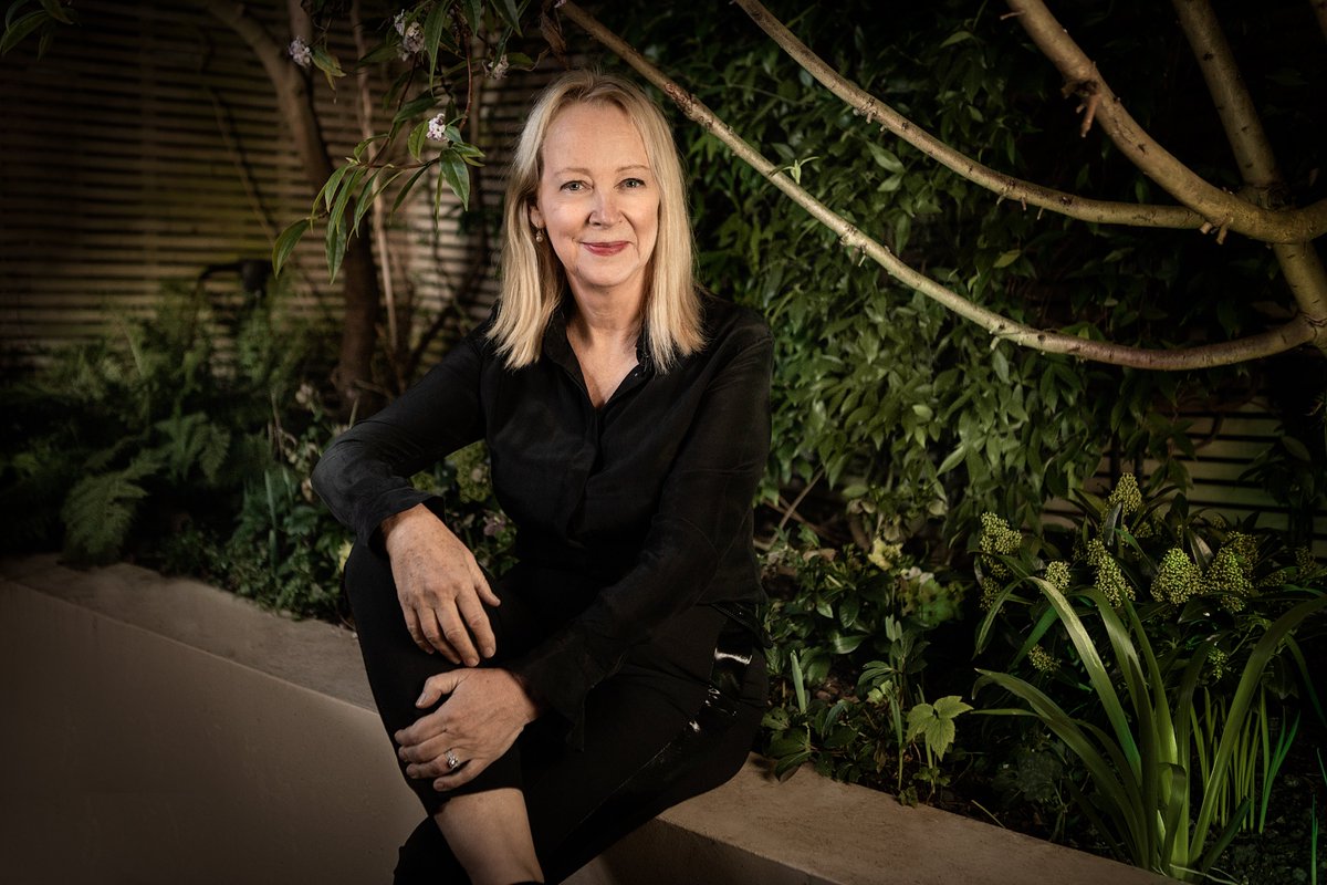 lissa_warren's tweet photo. Have a listen to @lyndagratton, author of REDESIGNING WORK: How to Transform Your Organization and Make Hybrid Work for Everyone, on @TheChrisElias's @VoiceAmBusiness show, #TransformativeExperts: https://t.co/SoDcLkcnvf @VoiceAmericaTRN @mitpress https://t.co/IDKhLBJu4h