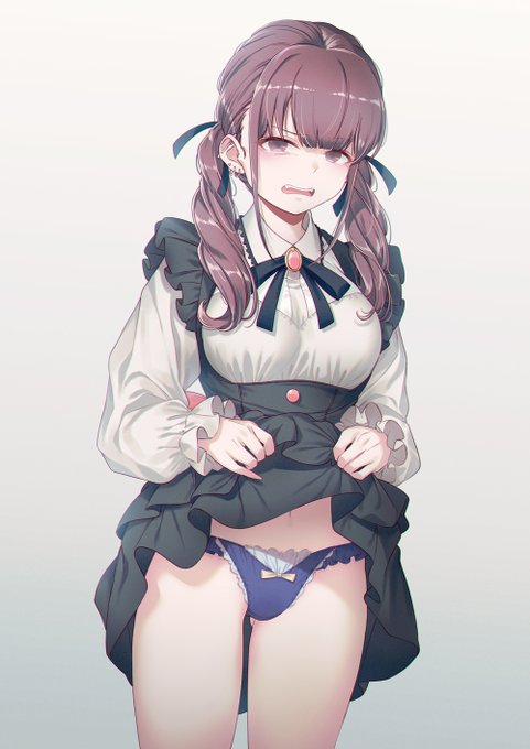 コンカフェ嬢ちゃんに嫌な顔されながらおパンツ見せてもらいたい
#嫌パン 