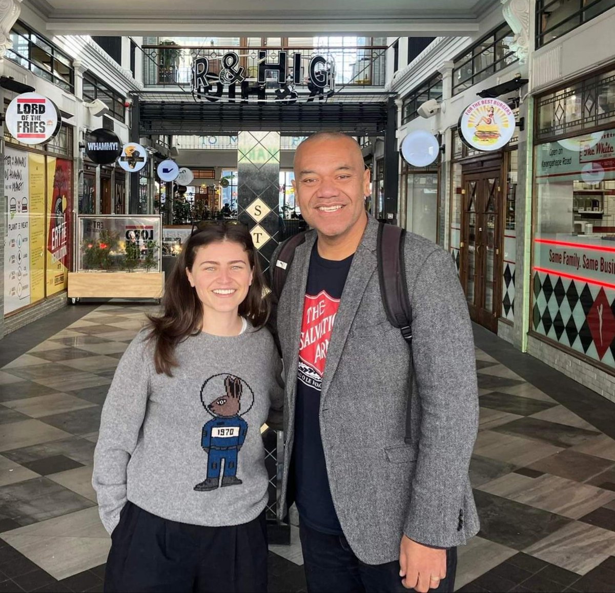 efesocollins's tweet image. Wonderful to catch up with the amazing @_chloeswarbrick today. Her passion for people, our city and fairness is inspiring.  #forthepeople #efesoformayor