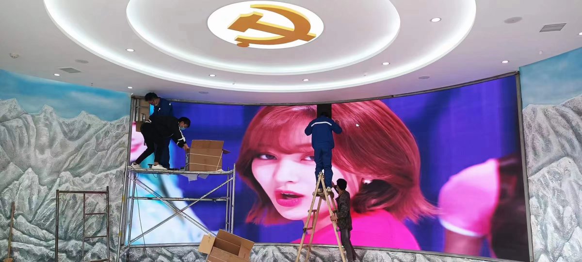 TracyHu16's tweet image. Hey, dear, I know you are very professional.
and you know assemly the all parts as a full screen, right?
This screen we just finished, is with the #flexibleledmodule for #curvedledscreen #dispalypanel #ledvideowall #customized