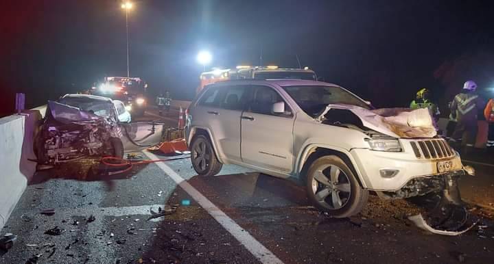 sanfelipeinform's tweet photo. PANQUEHUE : Triple colisión deja una persona fallecida, y 4 heridos de gravedad en la Autopista Los Andes en Kilómetro 39, sector El Mirador. 

Imágenes KM PRODUCCIONES https://t.co/1vHwPntx7F