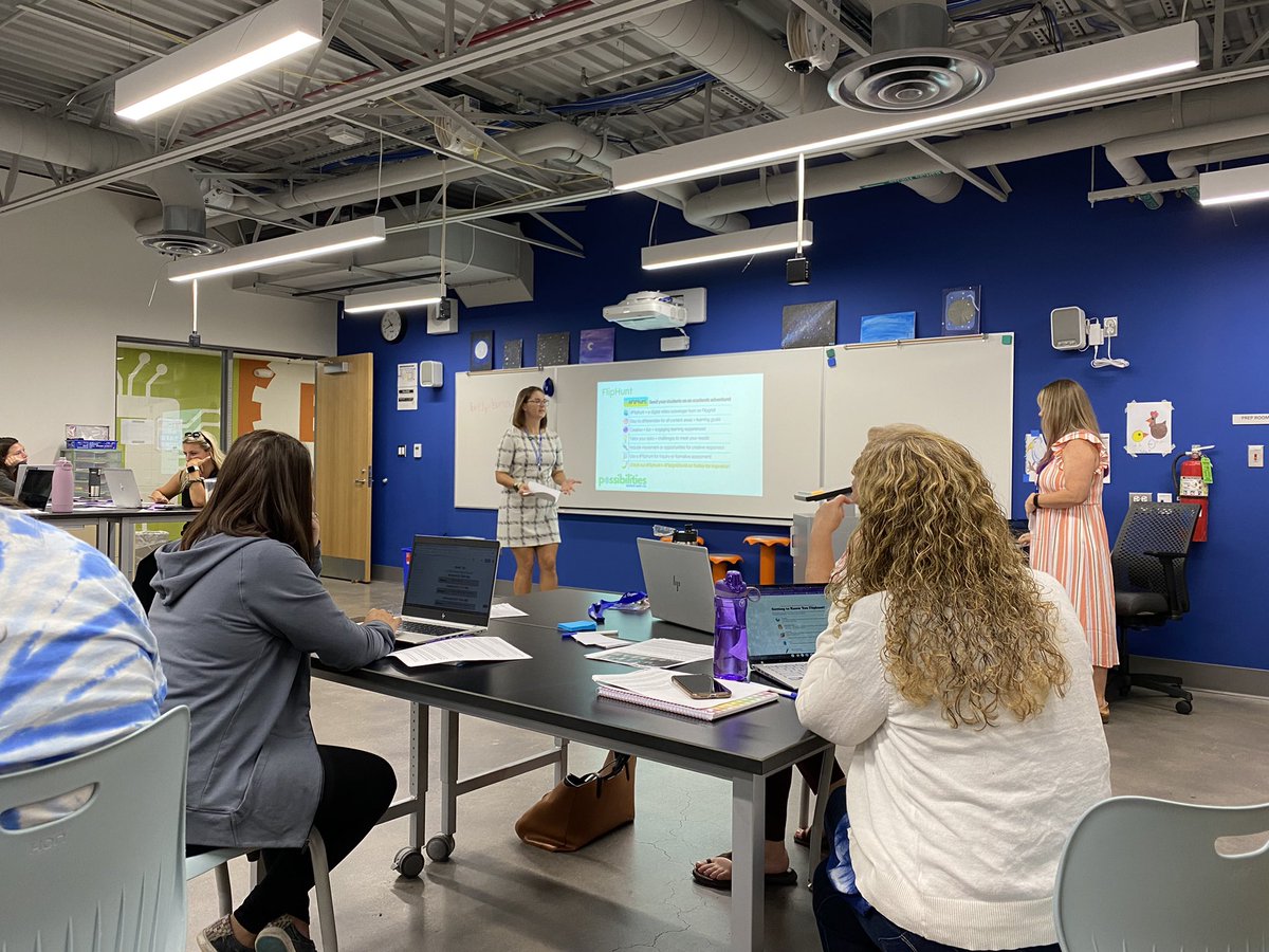 MisssR's tweet photo. “Dynamic Learning Experiences” and “Maximizing Differentiation in Math” sessions in action #63possibilities https://t.co/rgaB1aGatt