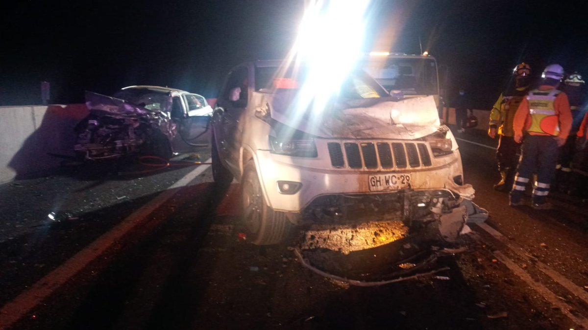 elaconcagua's tweet photo. Como Jaime Enoc Tapia Farias, de 48 años, domiciliado en la Villa Argelia en San Felipe, fue identificado conductor que falleció este Jueves 11 de Agosto en colisión vehicular frontal en Autopista Los Andes, sector El Mirador en Panquehue. https://t.co/cPyVC7vlrZ