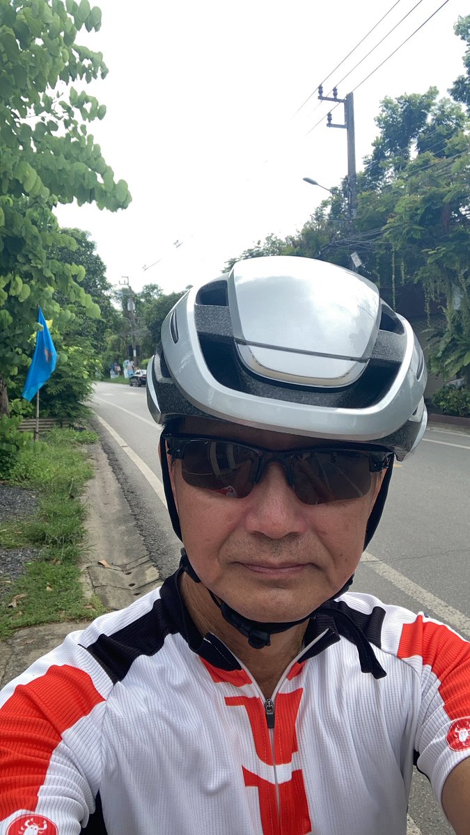 freedomisgold2's tweet photo. A solo bike ride on Mother’s Day. Bang Krachao, the lung of Bangkok, is a wonderful little gem. And this restaurant cafe offers a nice river view. Stir fried bitter gourd with krapao moo saap is a unique combination. Never seen it anywhere else.  Yummy! https://t.co/WFuT1HcXhv