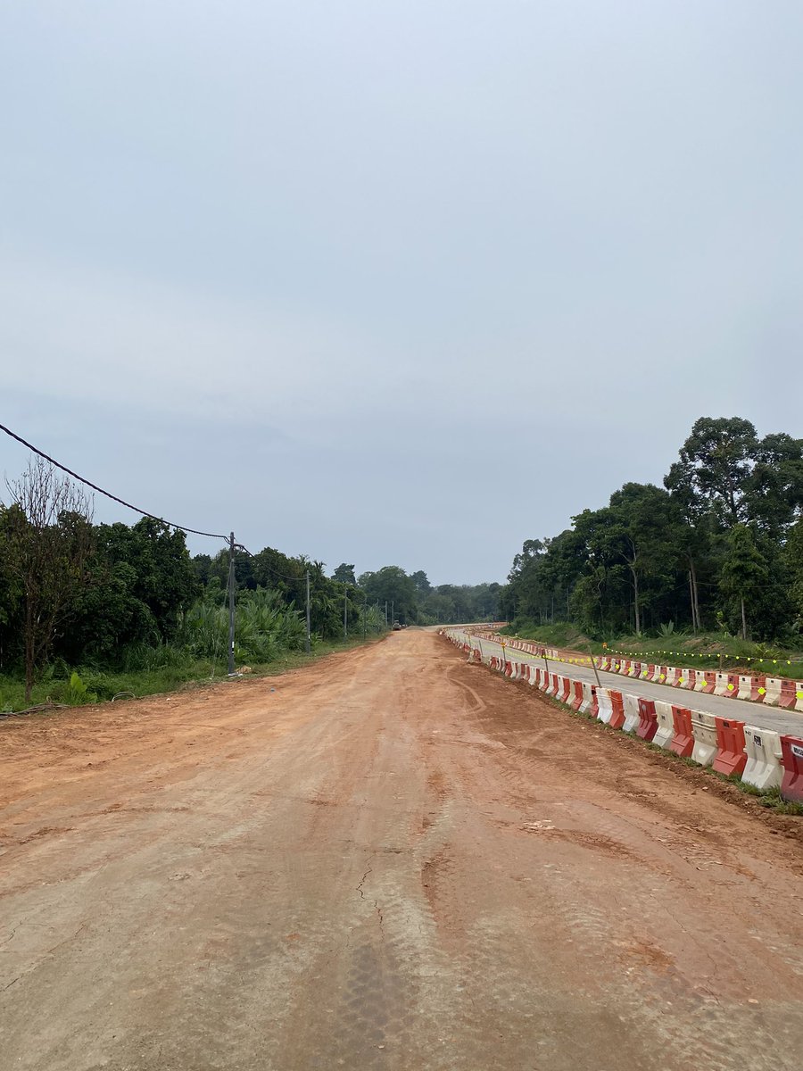 cHuNa8575's tweet photo. Lokasi 6
FT66 Naiktaraf Jalan Jeli - Kg. Reka Luar, Kuala Balah, Dabong (JKR KESEDAR)
#FTroadpedia
#FTroadpediaZonTimur
#RakanKKR
#InfraRakyat
#KeluargaMalaysia https://t.co/bY97D38f0P