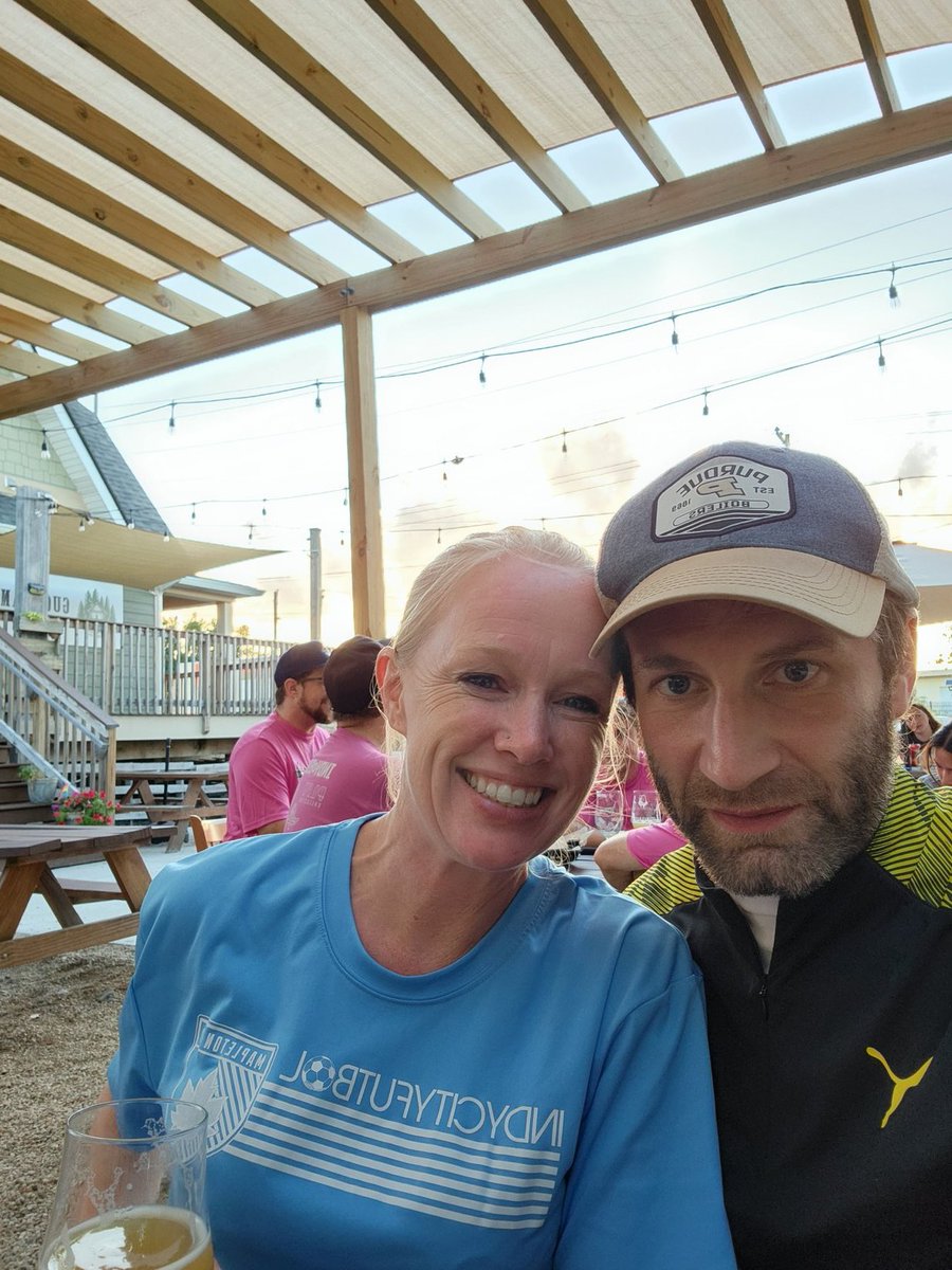 Got caught in a 15-minute monsoon on a pre-after party walk, so we had to change into retro jerseys... still enjoyed the delicious beer while representing the leaves @MapletonFCIndy <a href="/GuggmanHausBeer/">Guggman Haus Brewing Co.</a>