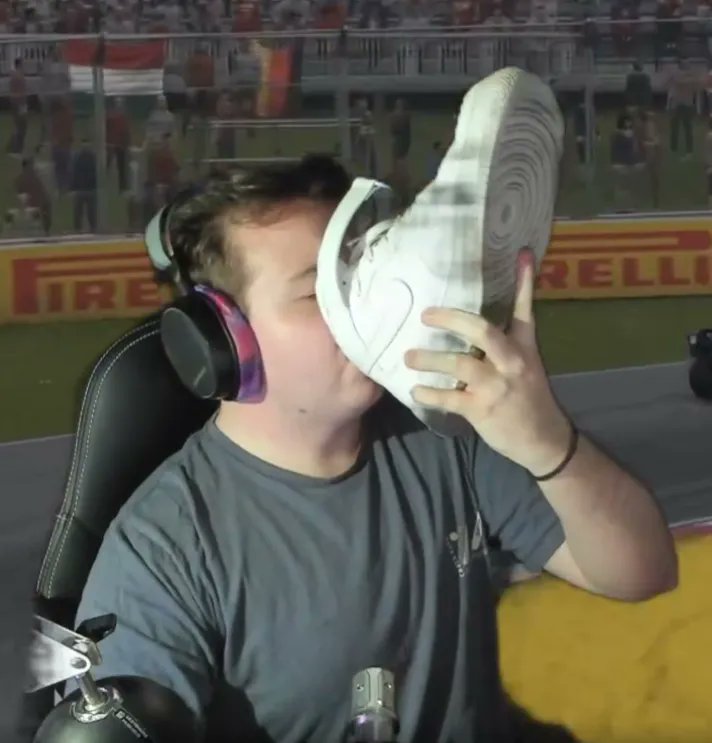 Shout out to the legends <a href="/wtf1official/">WTF1</a> and @PondeN_ both with massive raids on the stream last night! Unfortunately the race didn't go to plan but still had a great time and capped it off in style.