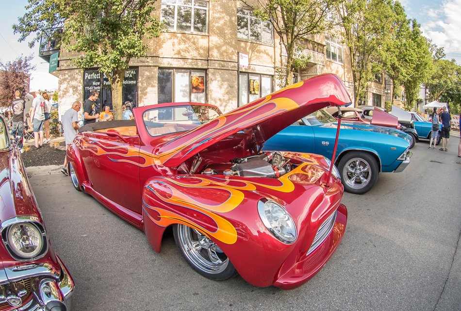 Put the pedal to the metal with our "Best in the City" Antique and Classic Car and Motorcycle Show! Retro’s Antique Car Show will showcase over 50 antique, classic and muscle cars worth millions of dollars throughout the festival weekend.  #ClassicCars #MuscleCars #RetroOnRoscoe