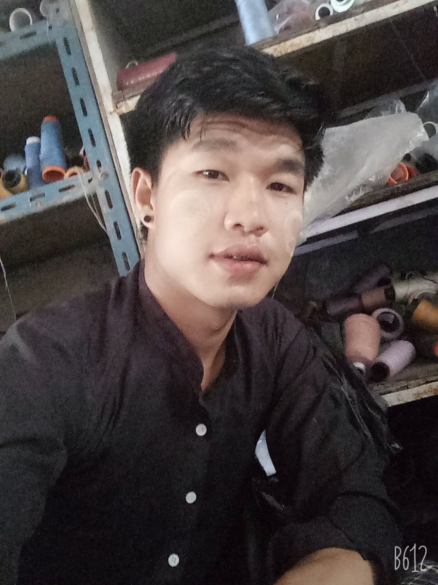 ChitMin41358524's tweet photo. လူခ်င္းတူတူ
ဘာေတြခြဲခ်ားေနတာလဲ
ေသမယ့္လမ္းက္ိုအတူတူသြားျကရမွာဘဲေလ https://t.co/VwJ8h3czih