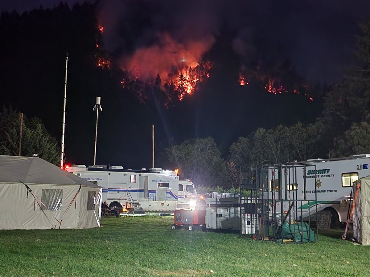 The view from camp tonight. Nicely backing down to the Trinity River. #SixRiversLightningComplexfire