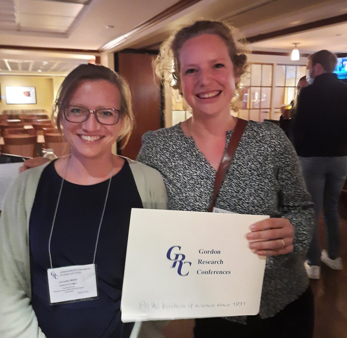 Congrats <a href="/HeleenOuboter/">Heleen Ouboter</a> on winning the poster award at the GRC on microbial C1 metabolism!! Great work on #anaerobic #methanotrophs making #electricity! <a href="/SIAMmicrobes/">SIAM-microbiology</a> <a href="/radboudscience/">Radboud Faculty of Science</a>