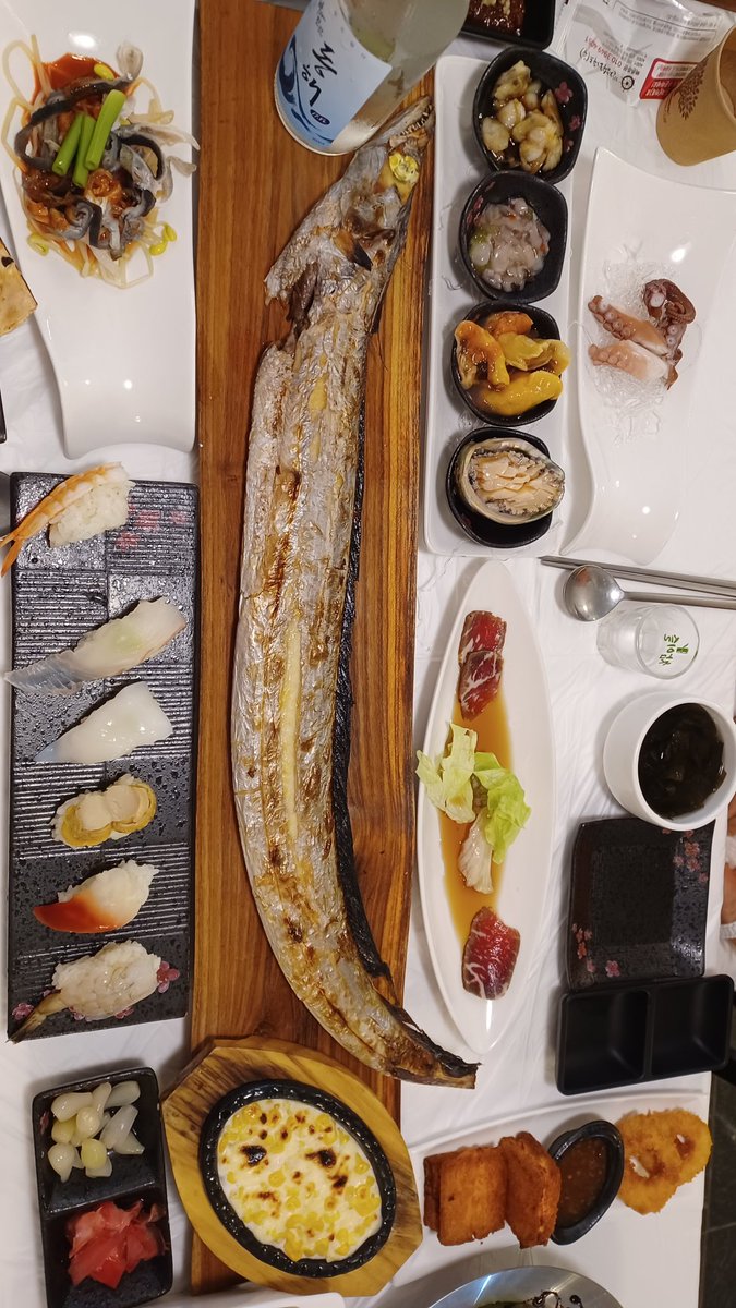 陪客户吃点韩式煎鱼😃