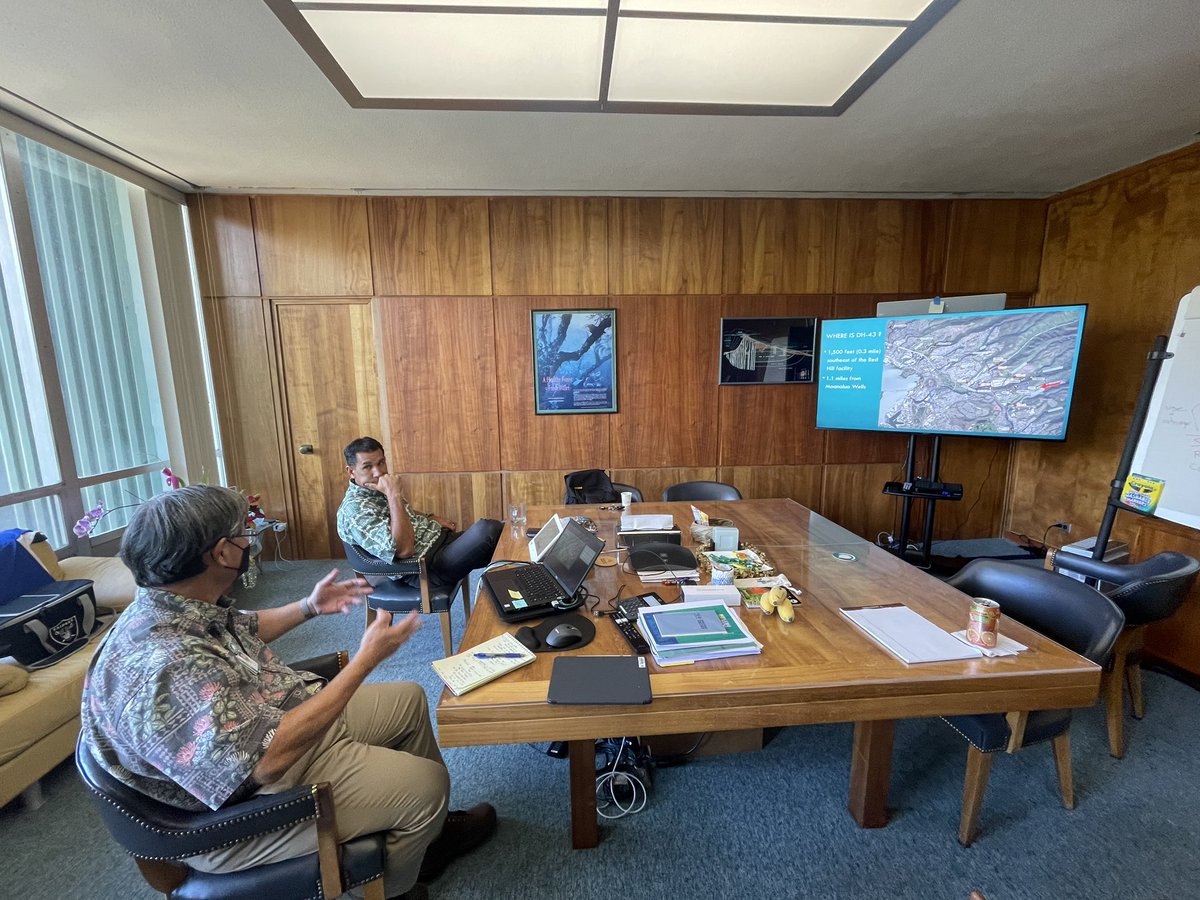 RepKahele's tweet image. Today, @BWSHonolulu Chief Engineer Ernie Lau briefed me on the recent discovery of petroleum substances in the Moanalua monitoring well. The urgency to shut down #RedHill and protect our precious wai remains my top priorities.
