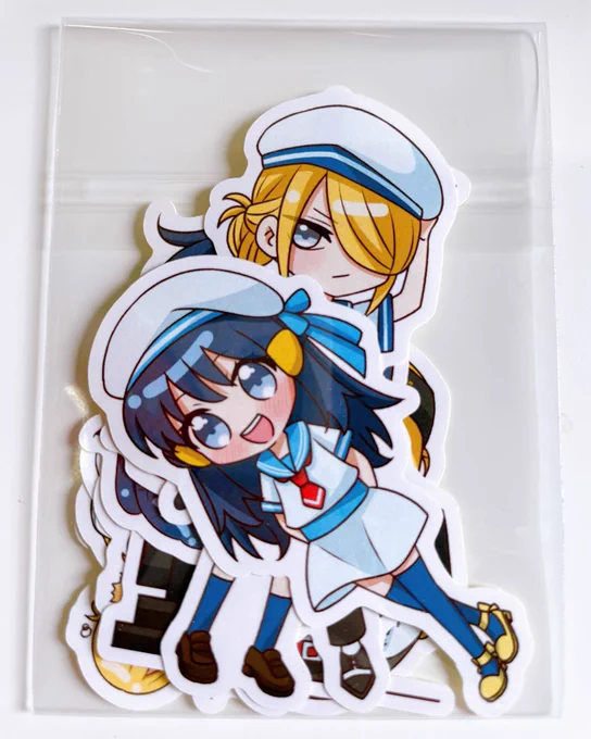 明日は少しだけアクキーとフレークシールを持っていきますあとでお品書き上げますが、アクキーはあえて身長差付けてますフレークシールは小中大合わせて20種類入ってます〜!よろしくお願いします! 